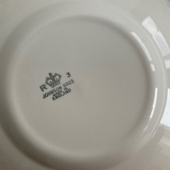 California by Johnson Brothers Vintage 7-3/4” Salad Plate Beige - Picture 7 of 13